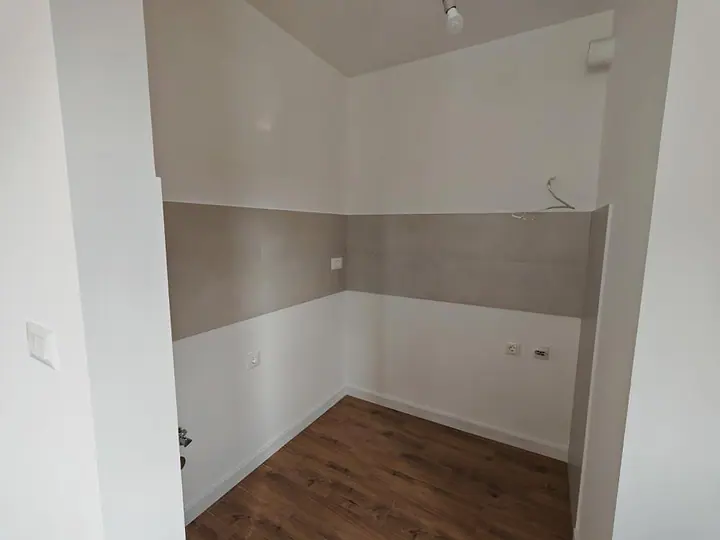 Prostor za kuhinju sa zidnim pločicama