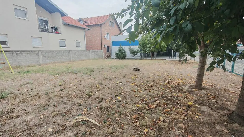 Ledine – plac 4,33 ara sa 96m² stambenog objekta — fotografija 1